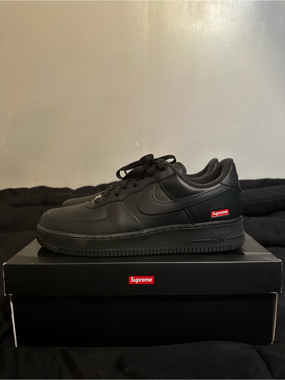 Nike Air Force 1 Low Supreme Black Sneakers